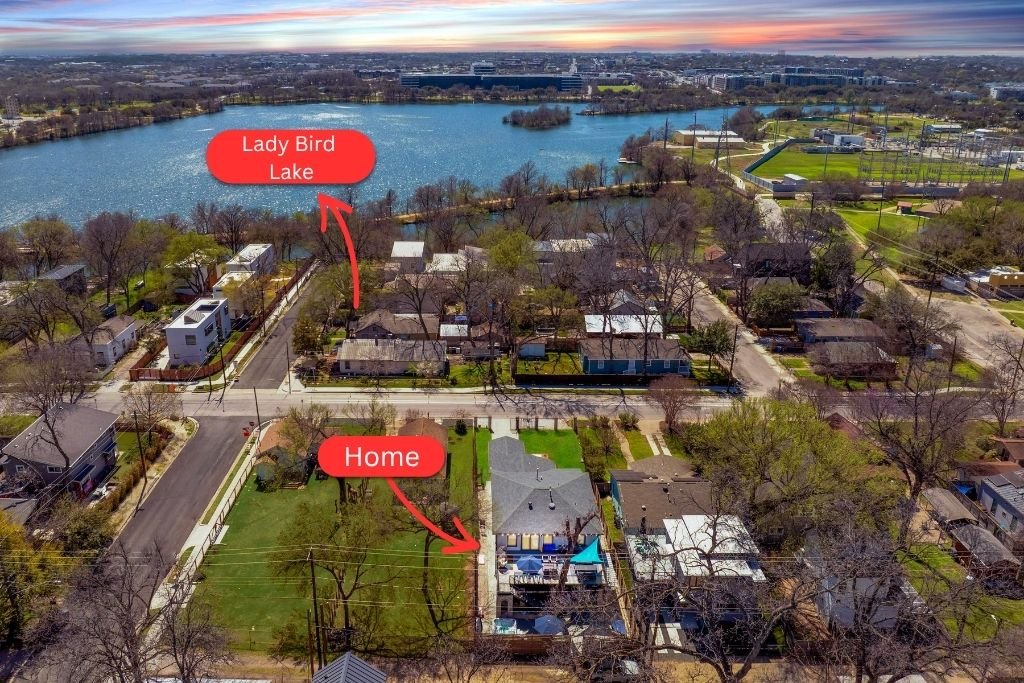 EastBird:Lake, Pool, Hot Tub, Sleeps18 gallery image 2