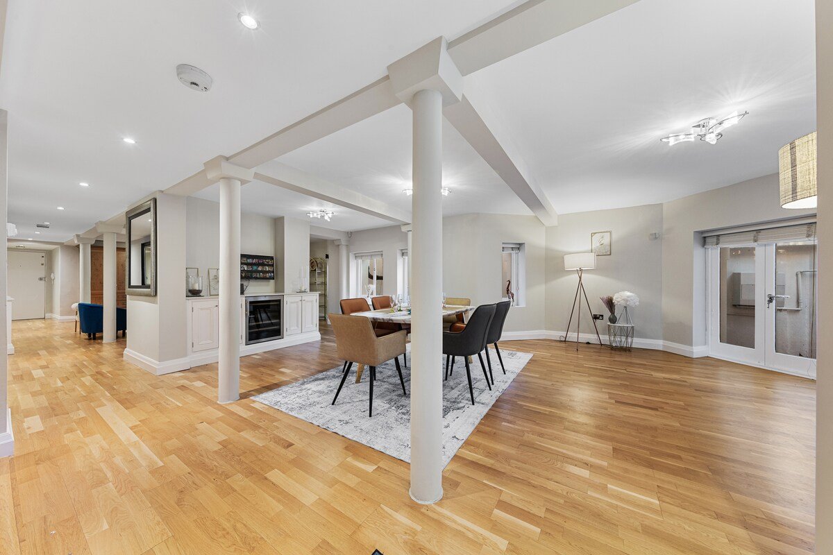 ULTRA MASSiVE House in HYDE PARK gallery image 4