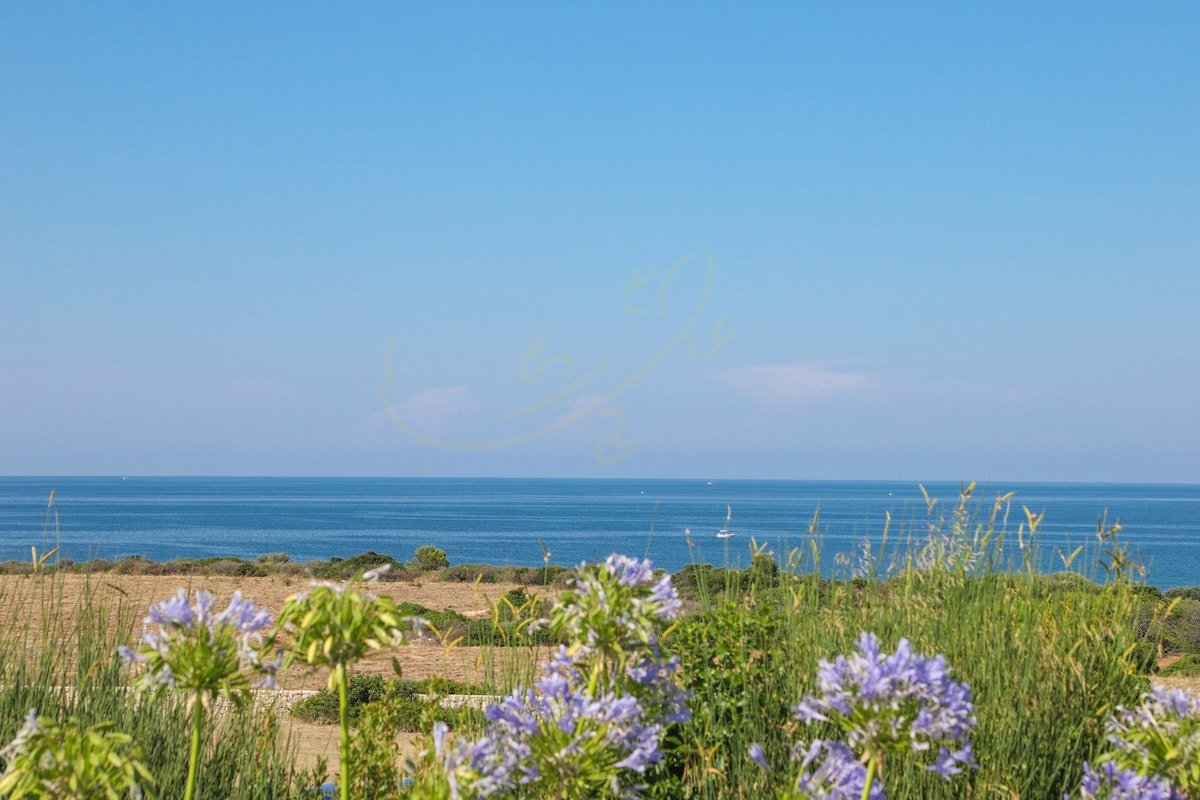 TD Villa Ponente Luxury Villa with Sea View Pool gallery image 4