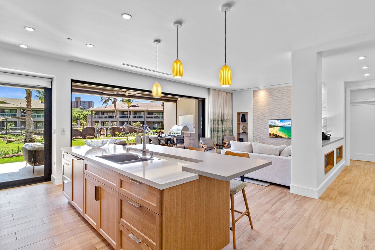 Maui Resort Rentals: Luana Garden Villas 15A