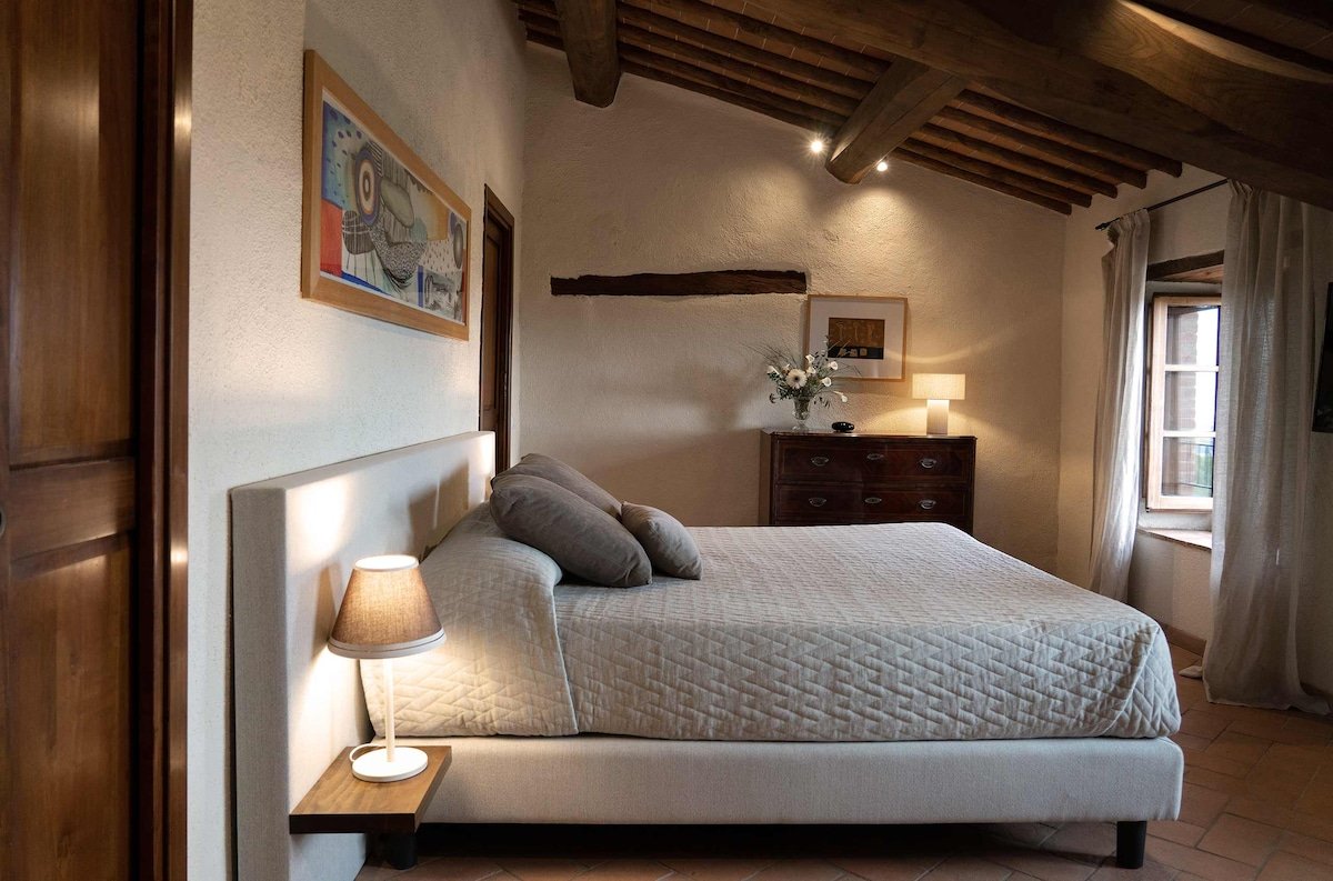 Villa Amerigo- Modern, Luxe Tuscan Villa gallery image 5