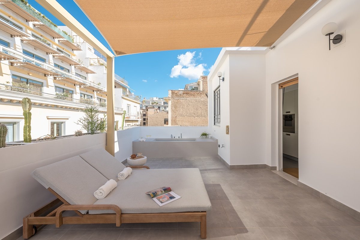 Modern 2BDR Flat w Hot Tub & Big Terrace in Plaka gallery image 2
