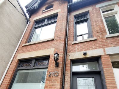 Dundas Square – Victorian – Parking/Office/Yard