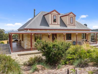 Private Sanctuary in Alonnah (3BR) fenced Seaviews