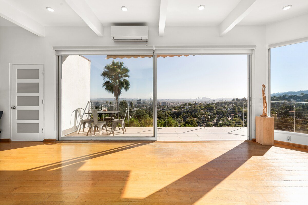 Hollywood Hilltop Oasis 3bd/2bth gallery image 5