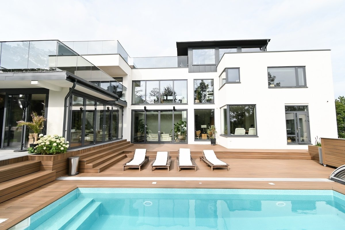 Drömhuset med unik arkitektur lugn naturmiljö