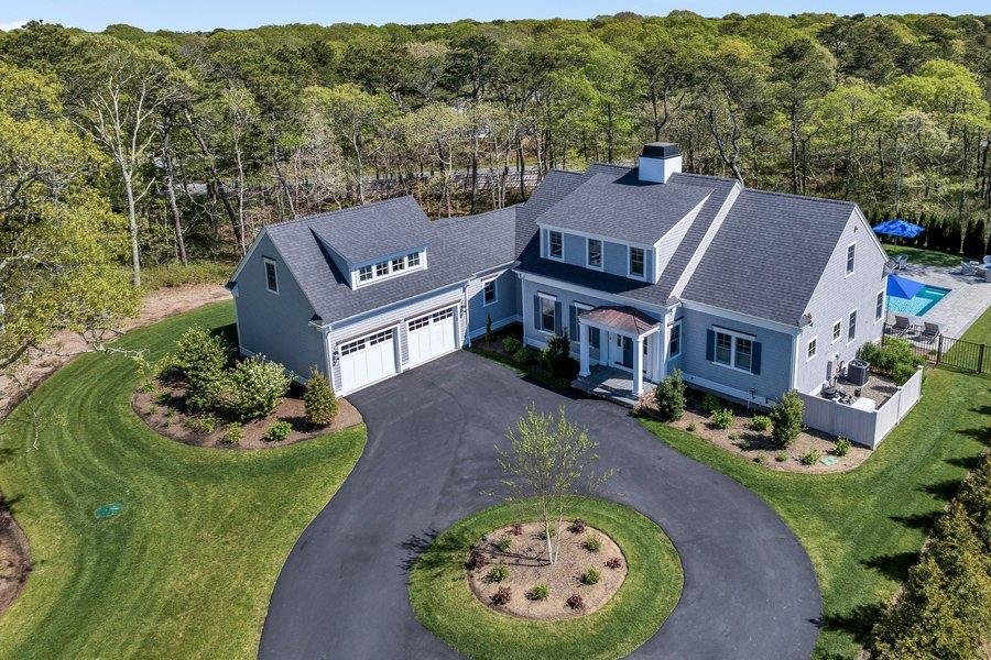 Exclusive Harwich Haven: Pool, Spa and More gallery image 2