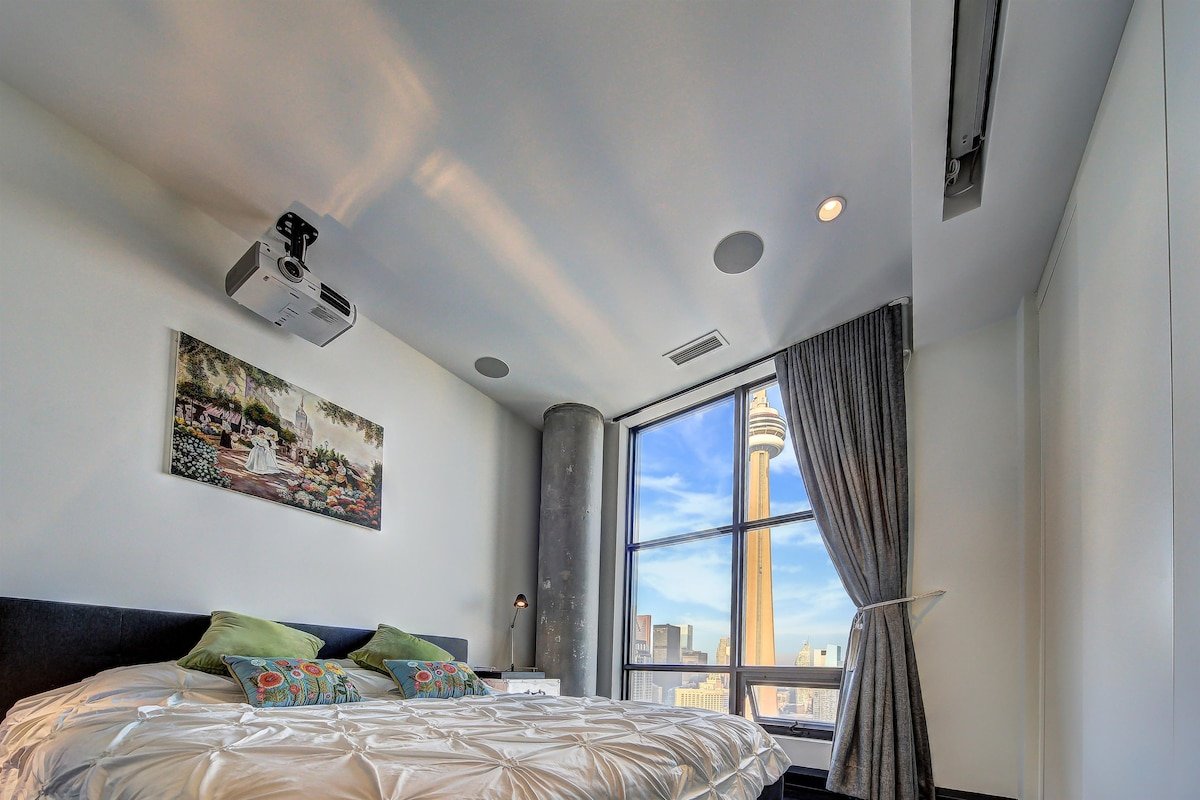 Luxury Penthouse w BREATHTAKING CN TOWER Views! gallery image 4