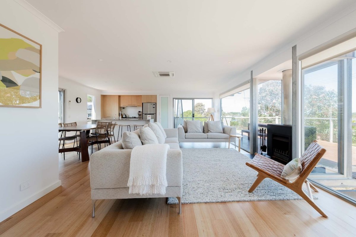 Salty Beach Getaway gallery image 2