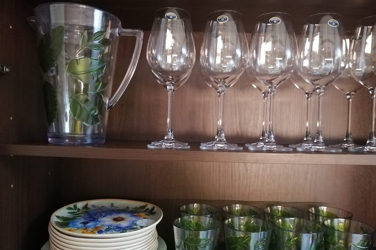 Beautiful 3 Bdr Lake View By CN TowerToronto Condo gallery image 3