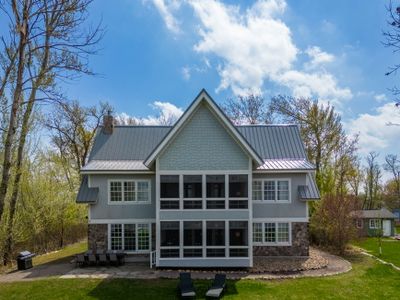 Large Private Lakefront Home *Dogs Ok