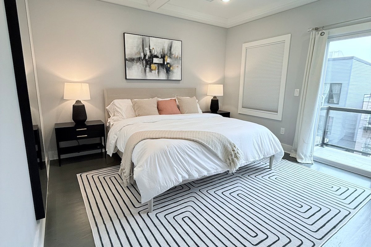 New 3BR Condo w/Rooftop Terrace & NYC Views gallery image 4