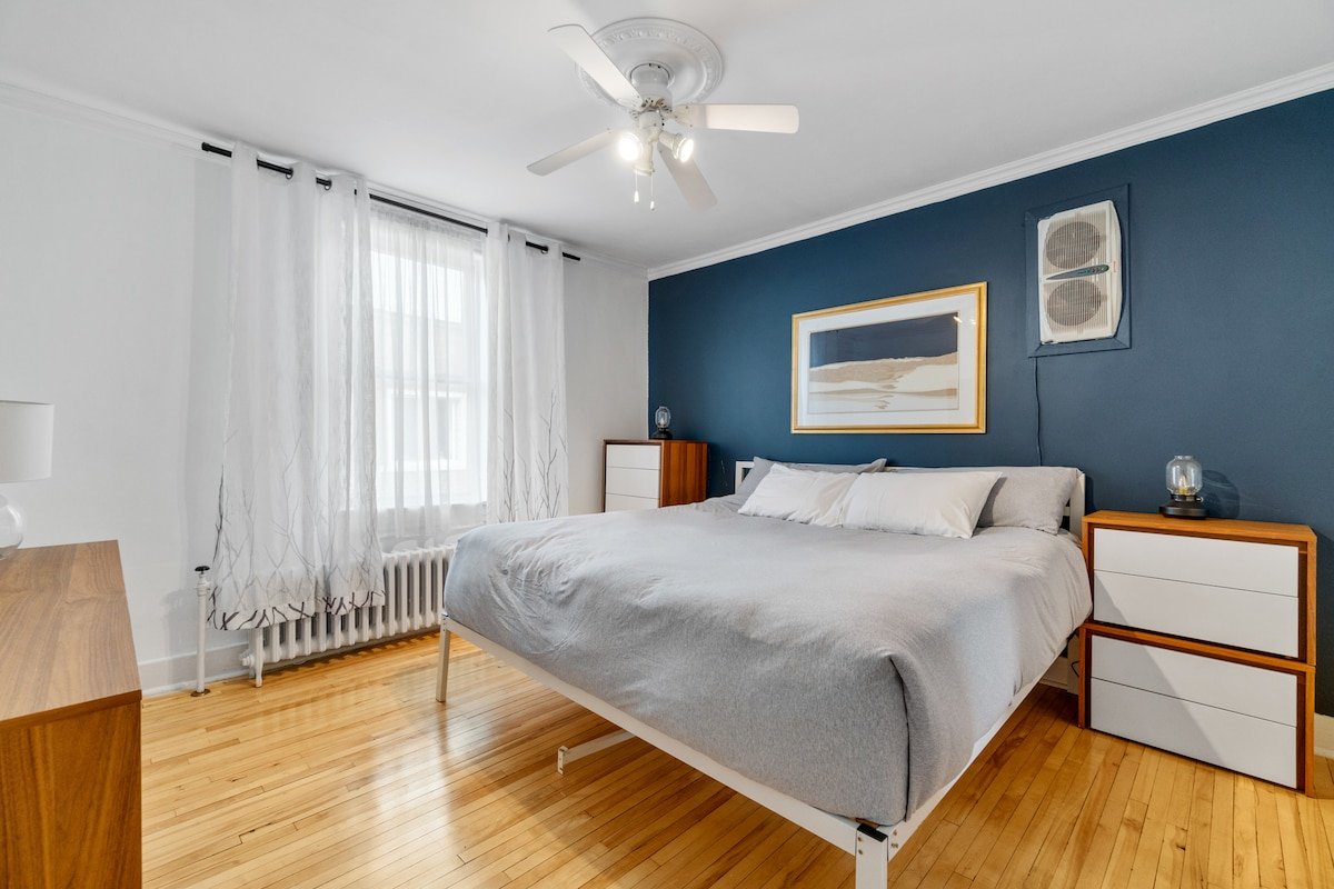 FamilyHouse, QuebecCity, SPA, PoolTable, 4 bedroom gallery image 5