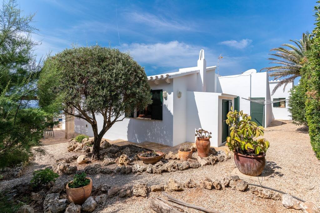 Amazing sea-view 5 en-suit bedroom Villa gallery image 4