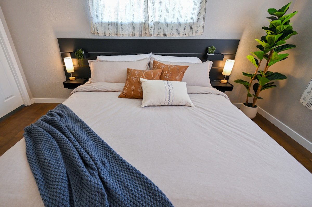 Stunning Family Home in South Denver! gallery image 4