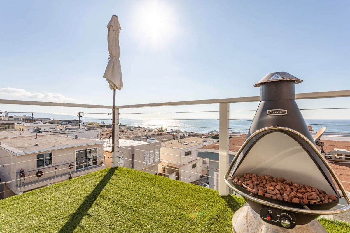 Large Ocean View Apartment | Balcony & Parking gallery image 2