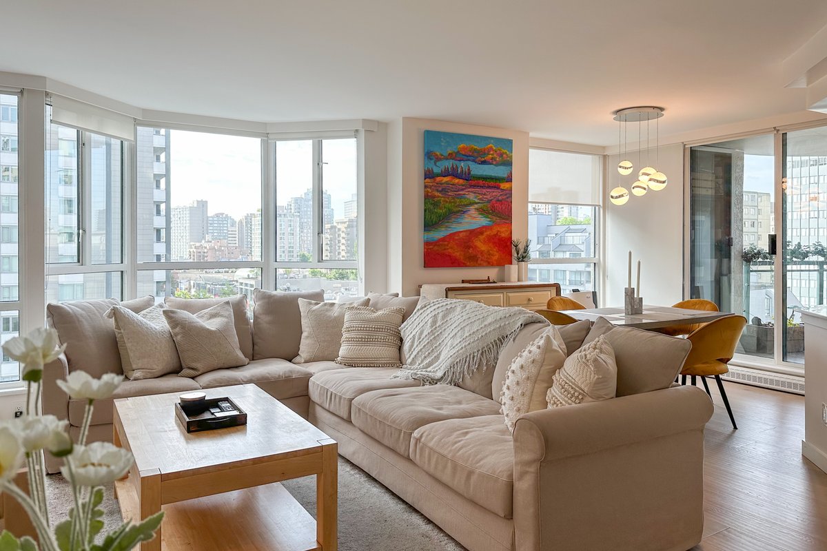 Modern 2BD/2BA Retreat on Robson + Parking