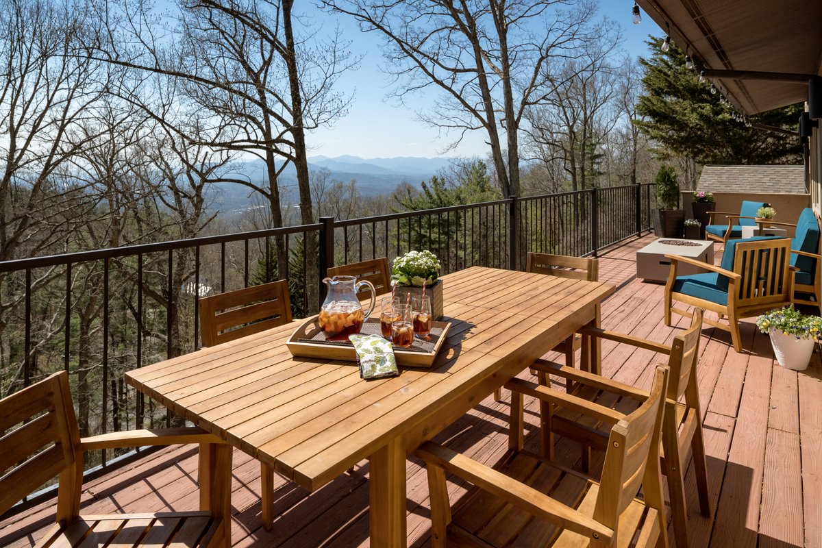 Luxury 7 bedroom home with spectacular views