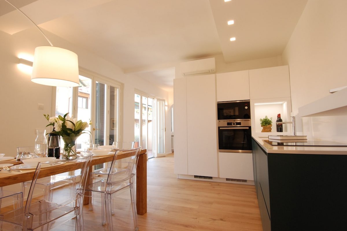 Top Floor Apartment at Ponte Vecchio gallery image 4