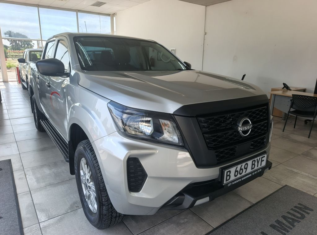 NISSAN NAVARA 2.5DDTI SE PLUS  for Sale in South Africa