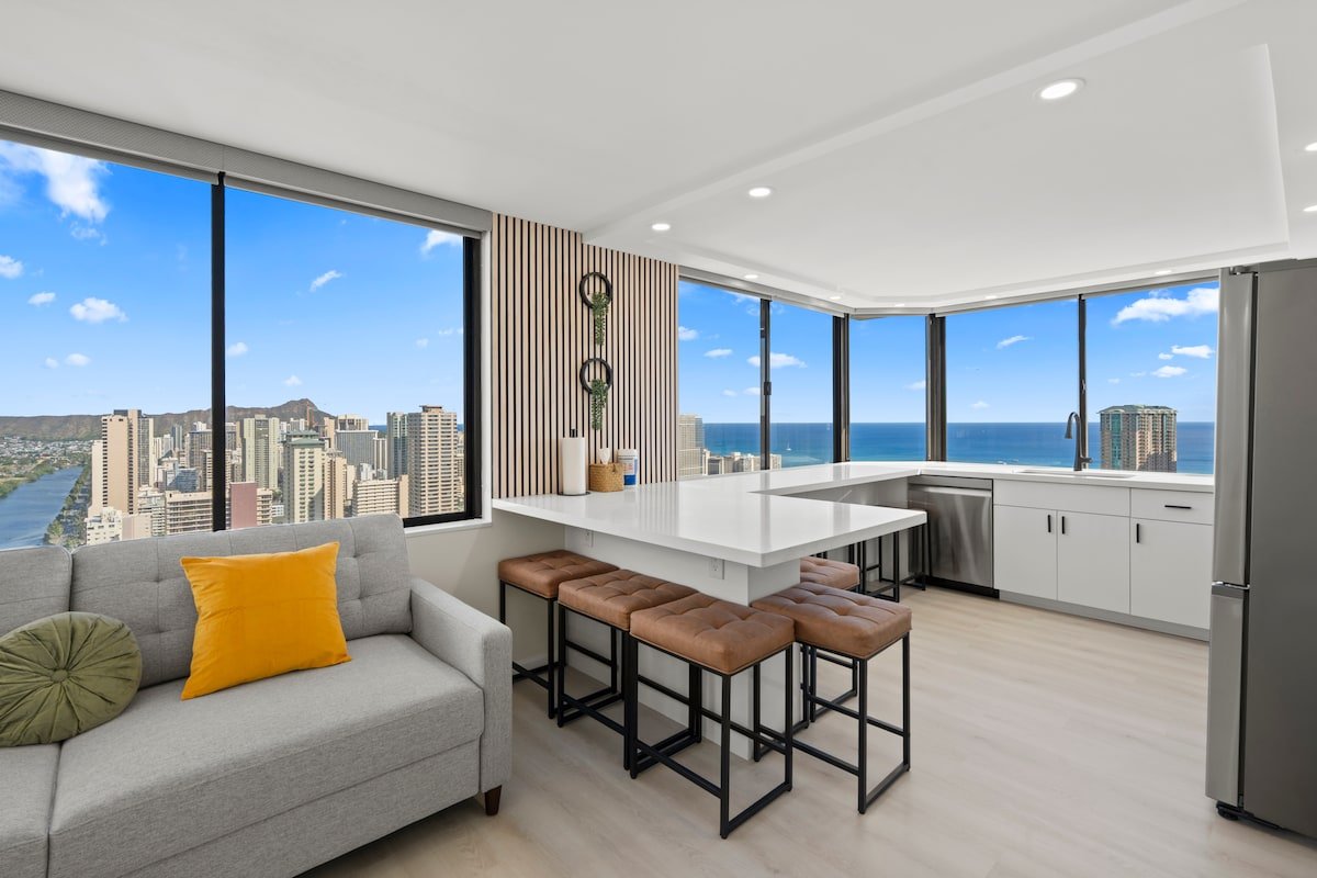 Rare 3BR/2BA Penthouse Ocean-Diamond Head View gallery image 3