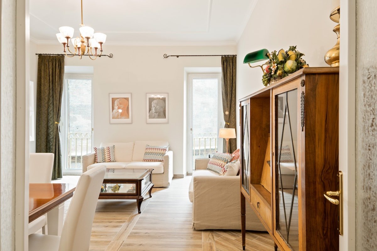 ۩ The Artist’s House in front of Pantheon gallery image 4