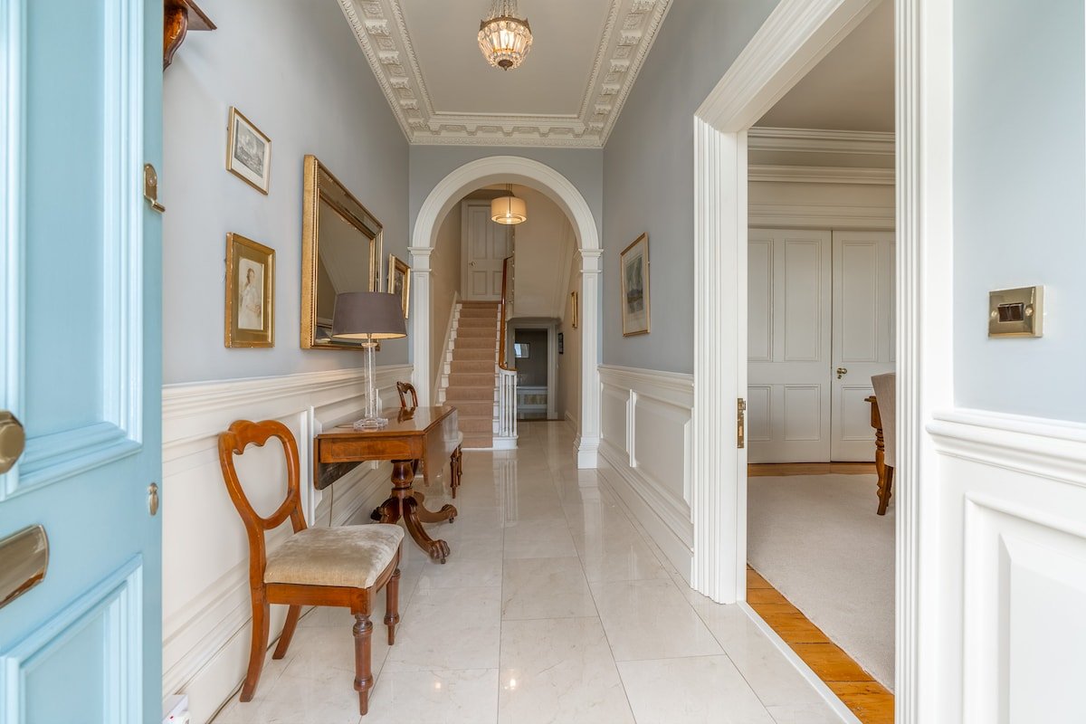 Period home with outstanding beach views gallery image 3