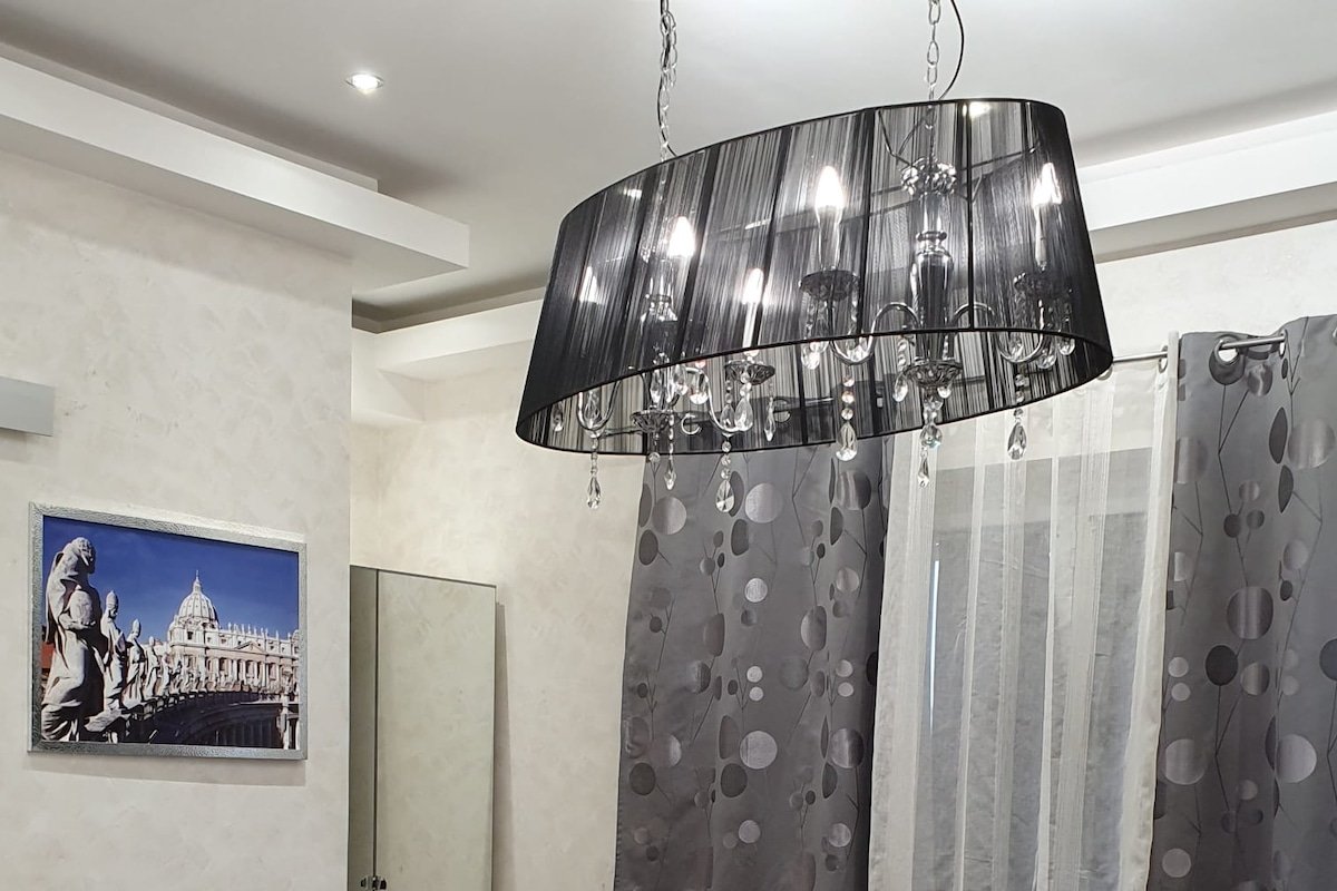 Chic Apartment Near St. Peter’s Square gallery image 4