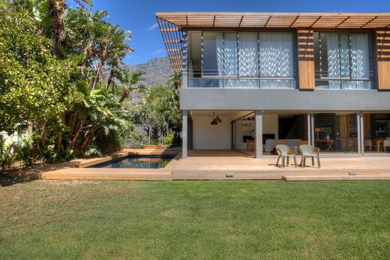 Photo 4 of Higgovale Chic accommodation in Higgovale, Cape Town with 5 bedrooms and 4.5 bathrooms
