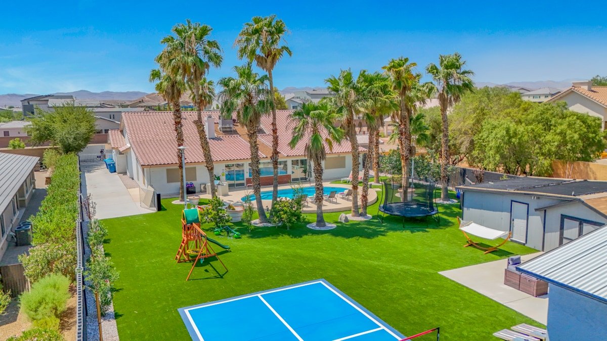 LuXURY! 7BR private Pickleball. gallery image 3