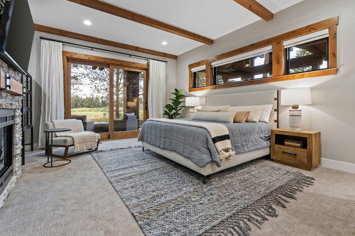 Luxury Family Escape | Hot Tub, BBQ & Ping Pong gallery image 2