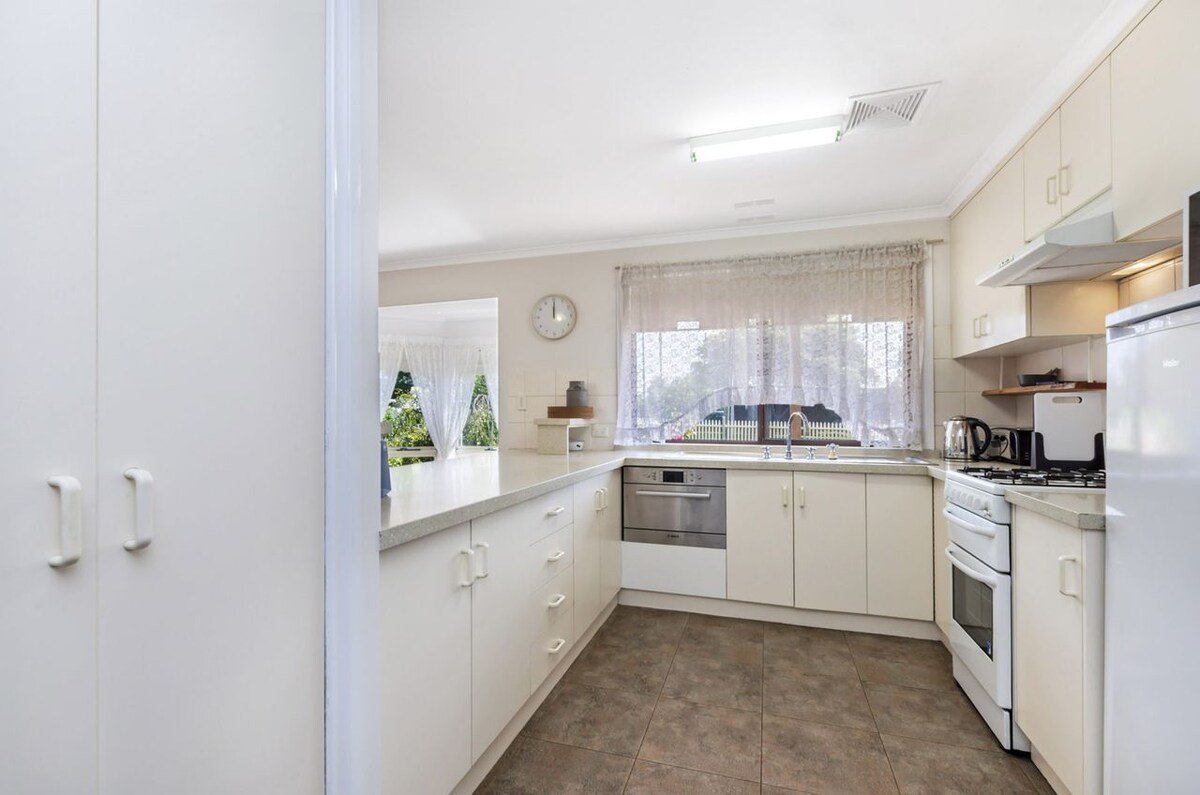 Rose Retreat gallery image 5