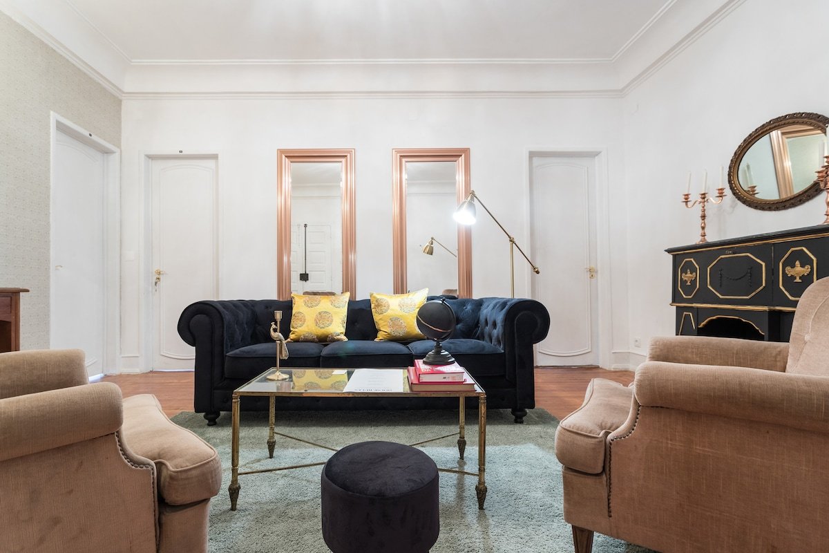 AMAZING 6 Rooms Apartment in heart of Metropolis gallery image 2