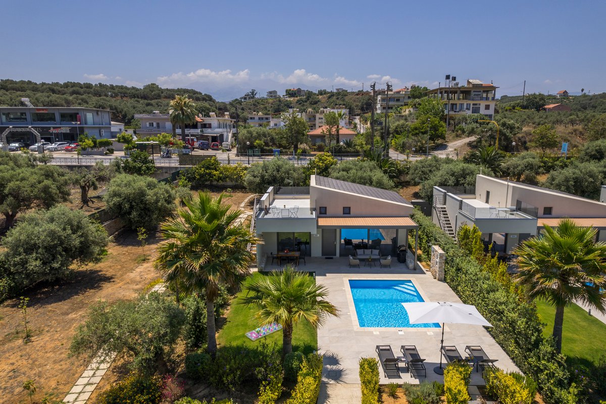 Walk to Beach-Heated Private Pool-Brand New villa