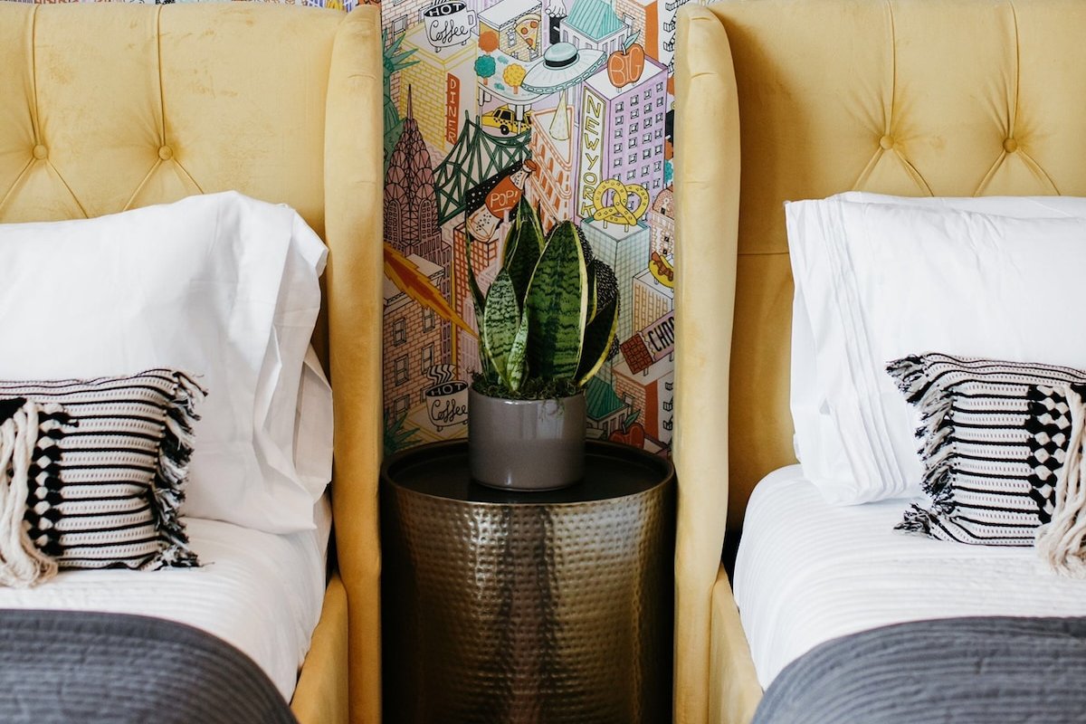 DESIGNER🤍SKYLINE VIEWS🤍HUGE🤍10 BED😴🤍BACHELORETTE gallery image 5