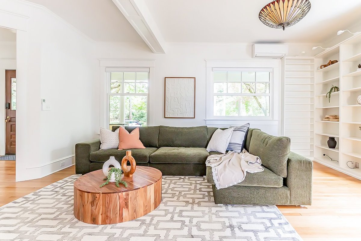 Elegant 6BR Home Near Cafes, Shops & More!