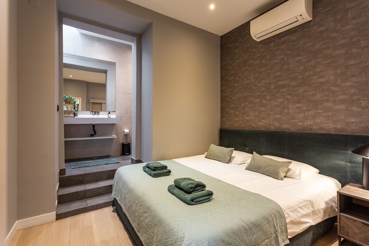 Stylish Central Retreat near Praça das Flores | AC gallery image 4
