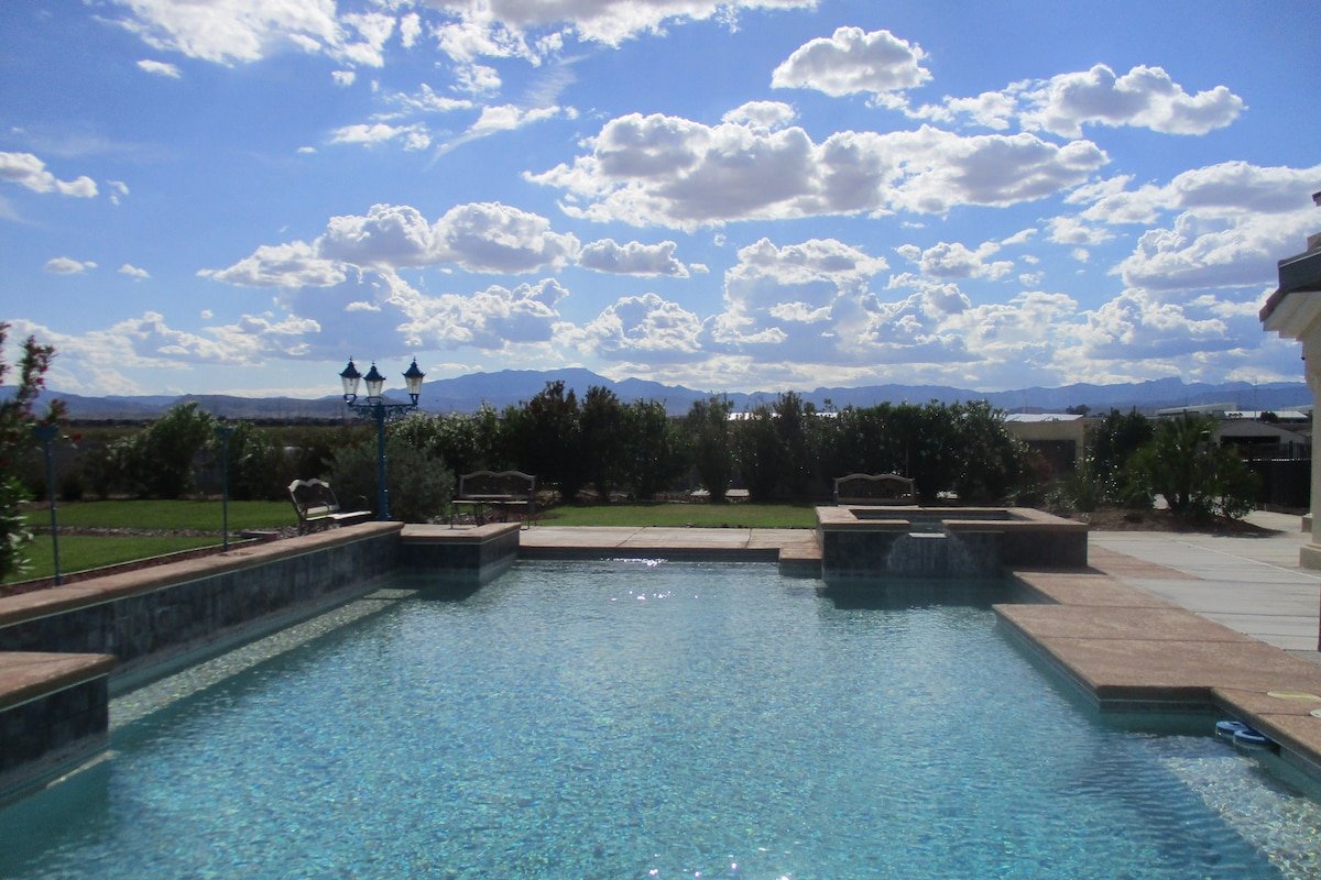 Pool/Tennis/Pickle Ball/10 Min to Strip gallery image 2