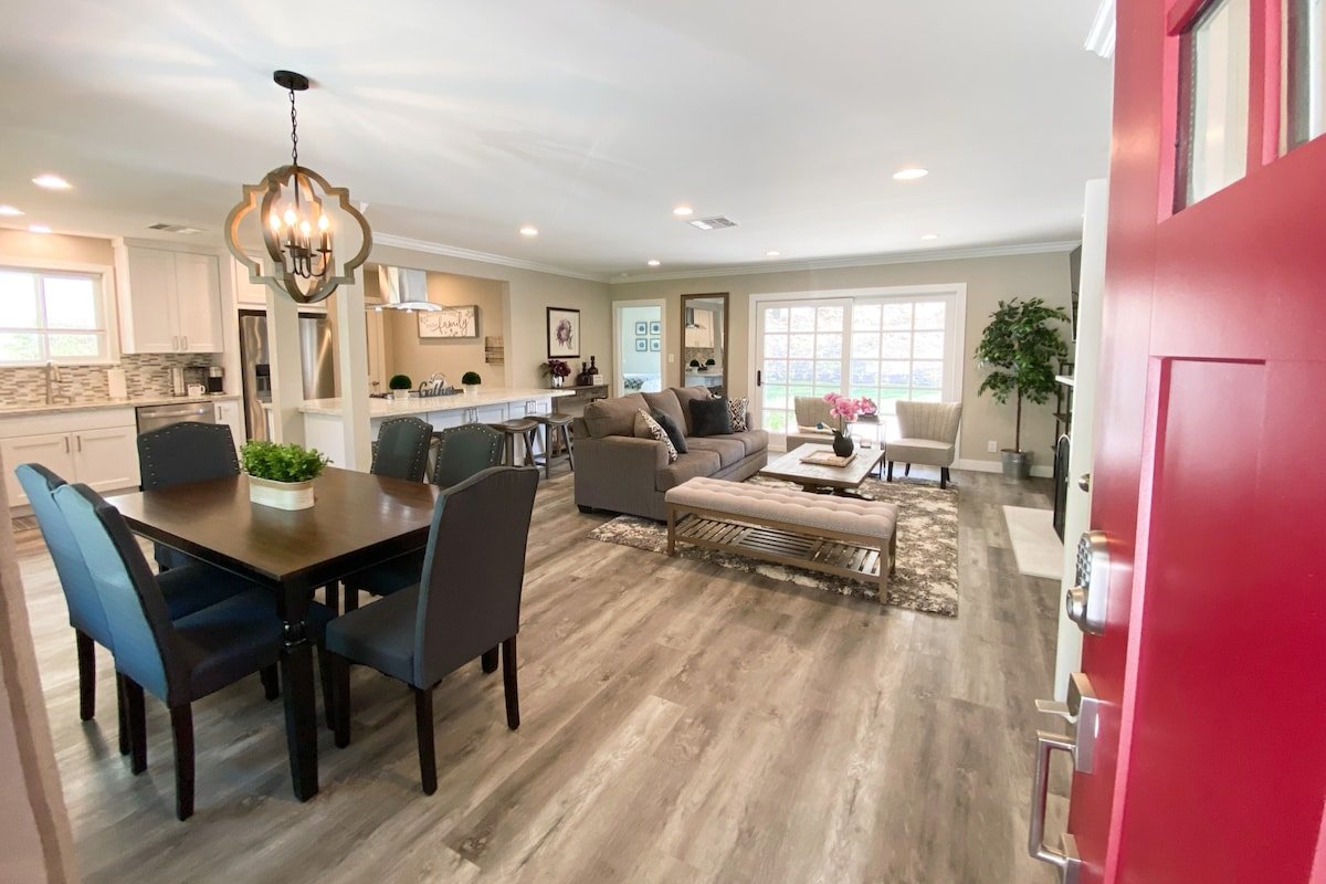 Burbank Hills VIEW Home! Completely Remodeled. gallery image 2