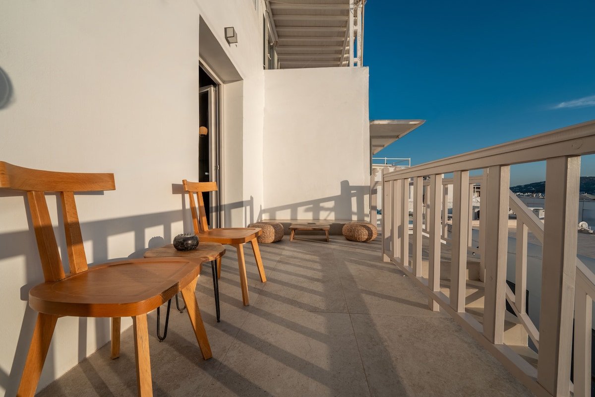 3 Bedroom Seaview Jacuzzi “Legends in Town” gallery image 4