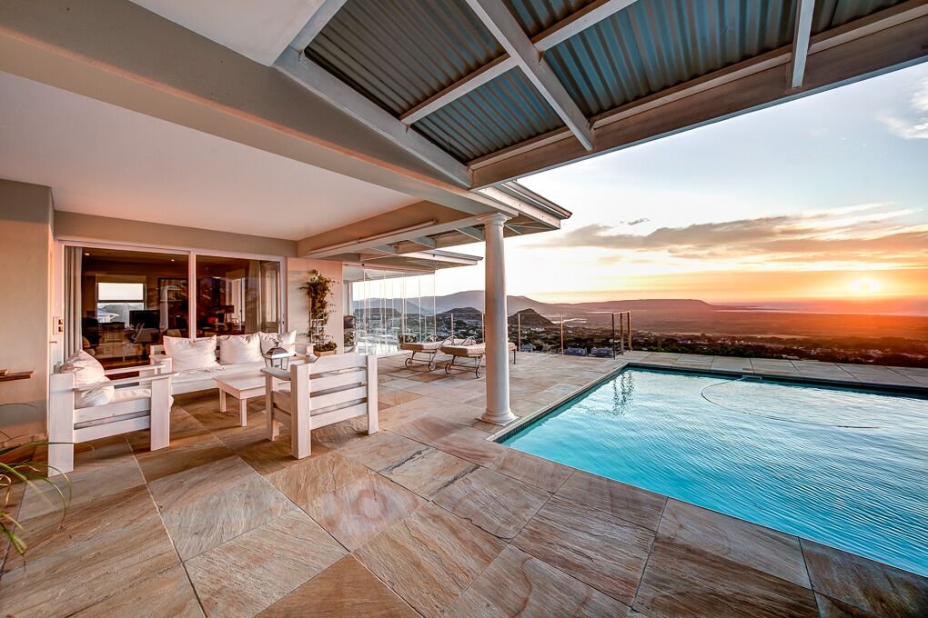 Sapphire Sunset. Panoramic Views. Solar backup gallery image 3