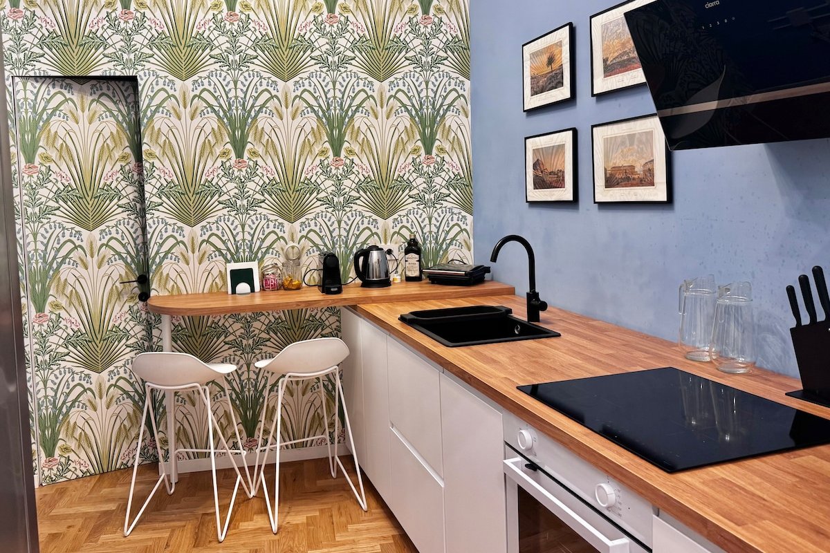 Alma de Chiaja -elegant & central Design Home gallery image 2