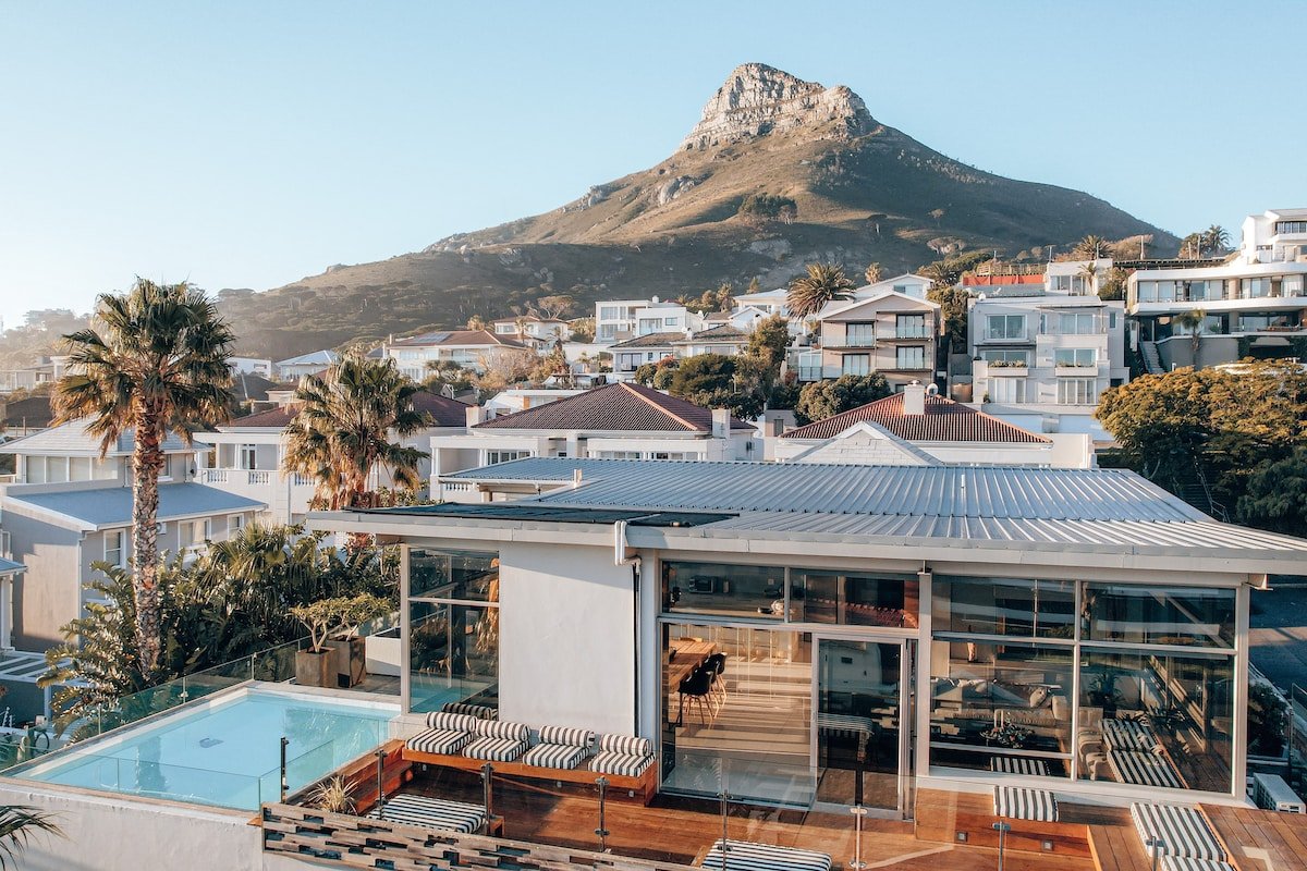 Penthouse 100m walk to the beach with pool & sauna gallery image 3