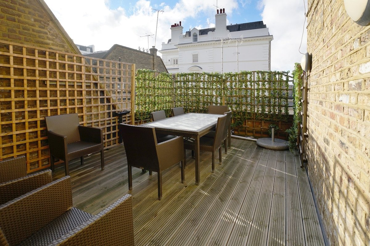 South Kensington Luxury 3 Bed Apartment – Terrace gallery image 5