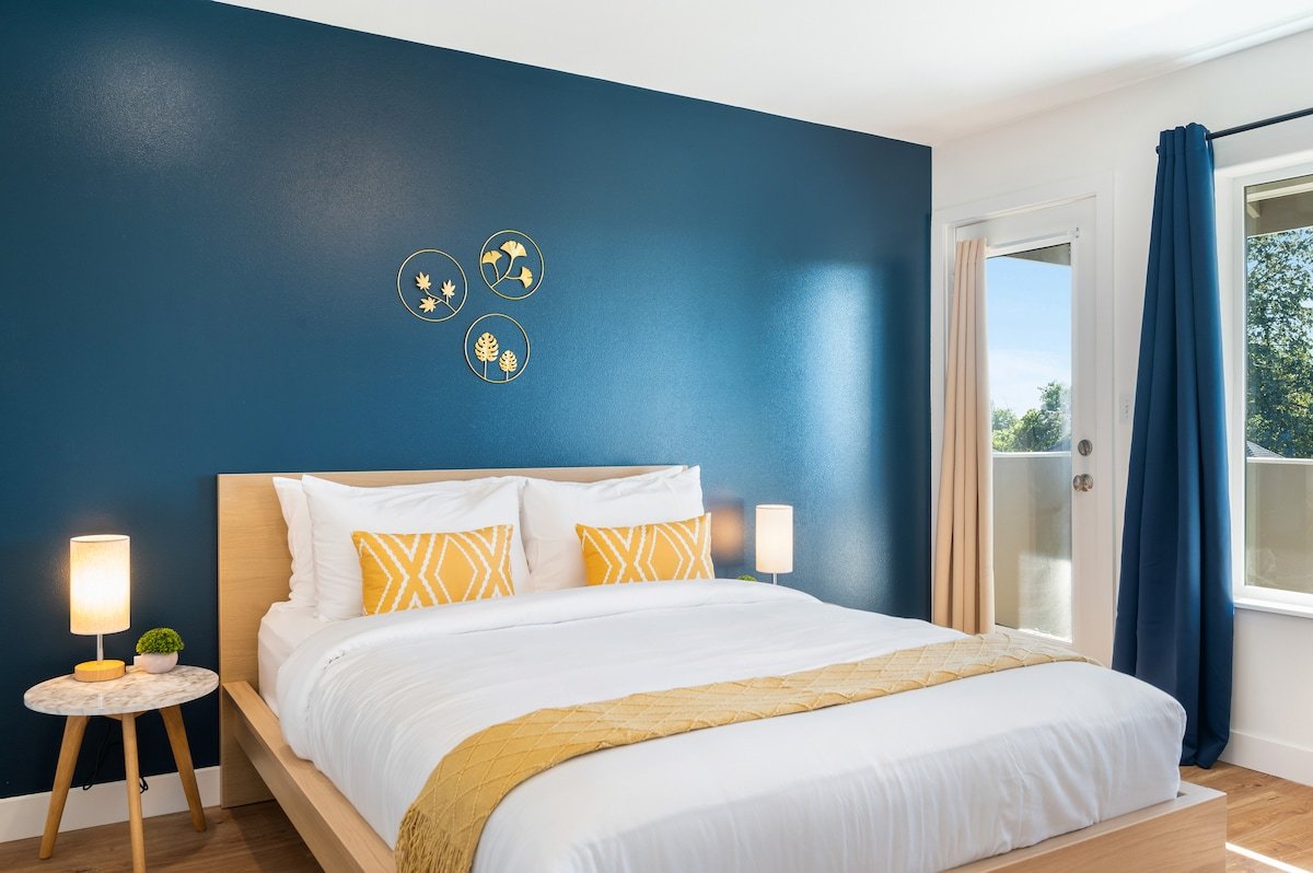 6B/4BA SFH in Leschi w/Backyard 8 Beds Sleeps 16 gallery image 4