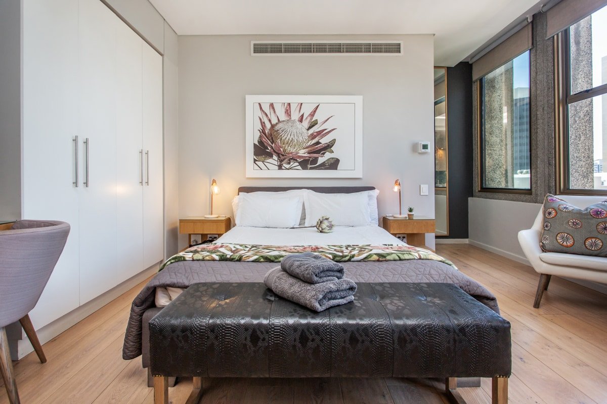 Skyline Retreat •Stylish Comfort• Pool•Gym 1008 gallery image 2