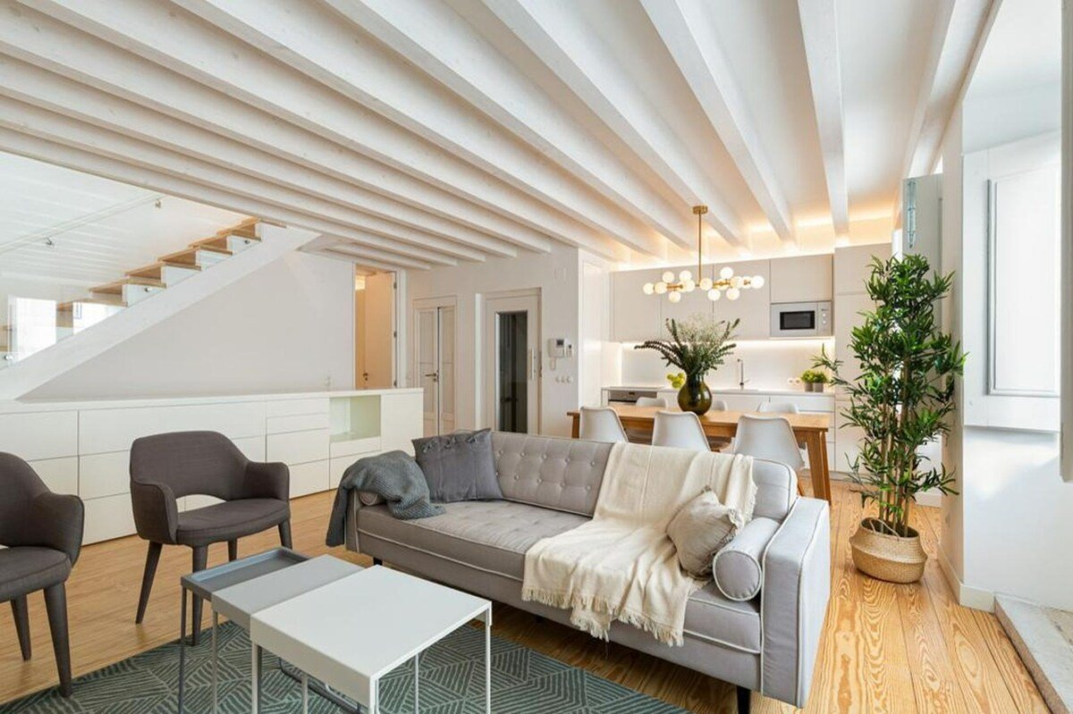 Apartment • Downtown Lisbon • 3 Bedrooms • Balcony gallery image 3