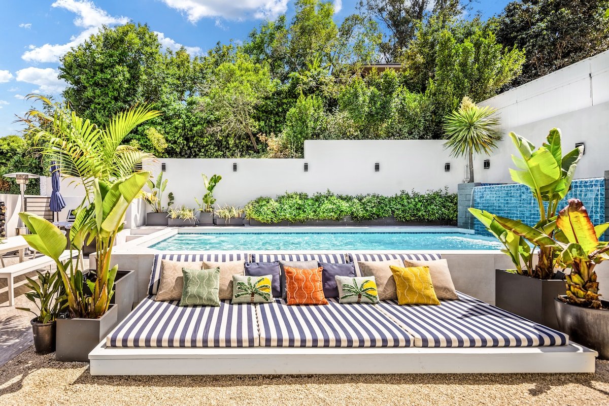 Hollywood Hills Dream Pool Villa & Iconic Location gallery image 2