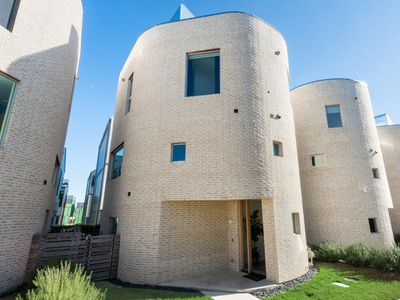 Unique Round House •Design Forward• Modern Luxury