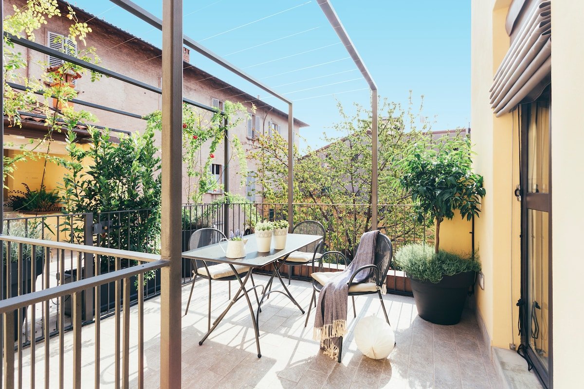 Bright three-room apt. with big Private Terrace gallery image 2